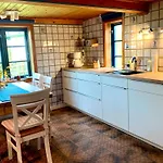 Reetdachkate Muellerhaus Von 1860 Casa de Férias Thalingburen