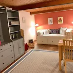 Casa de Férias Reetdachkate Muellerhaus Von 1860 Thalingburen