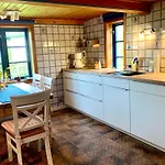Casa de Férias Reetdachkate Muellerhaus Von 1860 Thalingburen