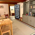 Casa de Férias Reetdachkate Muellerhaus Von 1860 Thalingburen