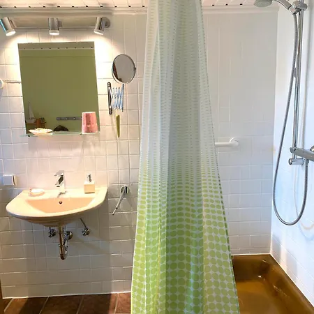 Prázdninový dům Reetdachkate Muellerhaus Von 1860 Thalingburen