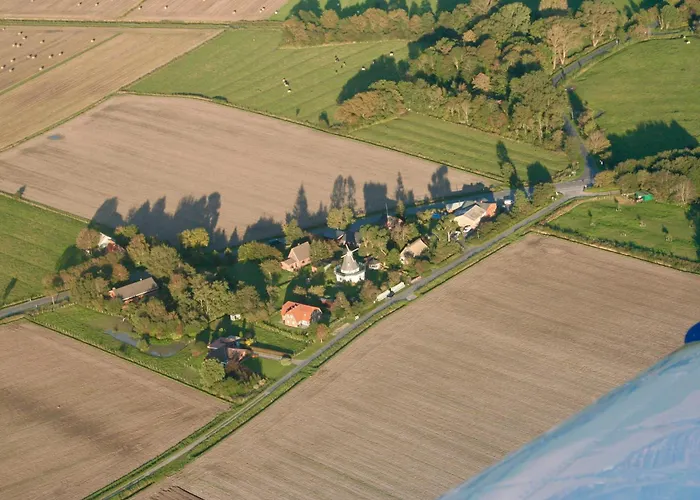 Casa de Férias Reetdachkate Muellerhaus Von 1860