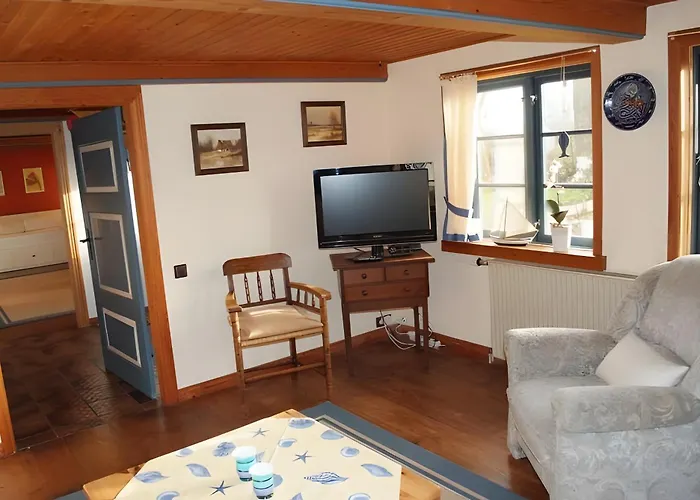 Reetdachkate Muellerhaus Von 1860 Casa de Férias Thalingburen